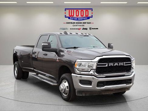 Used 2024 RAM 3500 Tradesman w/ Chrome Appearance Group image 9