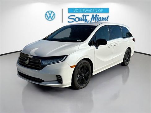 Used 2023 Honda Odyssey Sport image 3