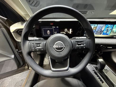 New 2026 Nissan Kicks S image 9