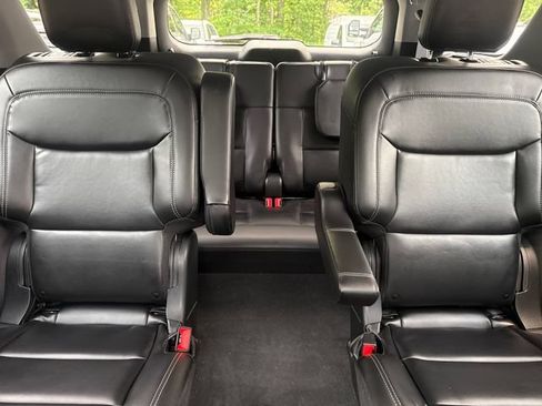 Used 2023 Ford Explorer XLT w/ Equipment Group 202A AWD/4WD image 25