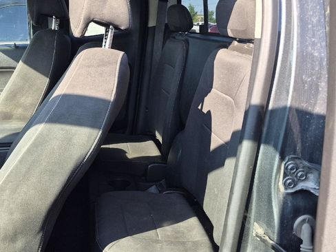 Used 2016 Chevrolet Colorado LT w/ LT Convenience Package RWD image 6