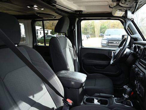 Used 2022 Jeep Wrangler Unlimited Willys image 28