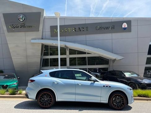 Used 2023 Maserati Levante F Tributo AWD/4WD image 4
