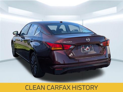 Used 2024 Nissan Altima 2.5 SV FWD image 2