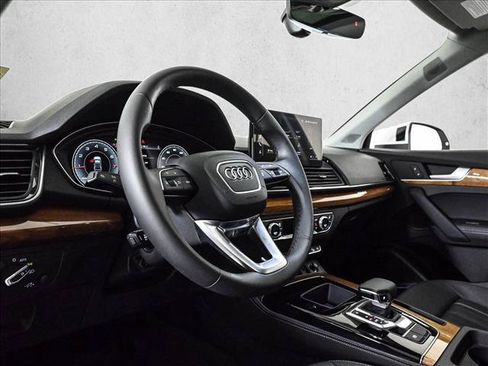 Used 2023 Audi Q5 2.0T Premium Plus w/ Premium Plus Package AWD/4WD image 10
