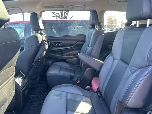 Used 2022 Subaru Ascent Onyx Edition image 8