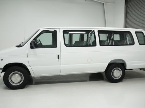 Used 2002 Ford E-350 and Econoline 350 XL image 6