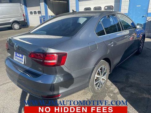 Used 2017 Volkswagen Jetta SE FWD image 3