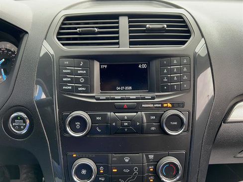 Used 2018 Ford Explorer XLT AWD/4WD image 26