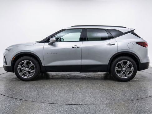 Used 2025 Chevrolet Blazer LT FWD image 5