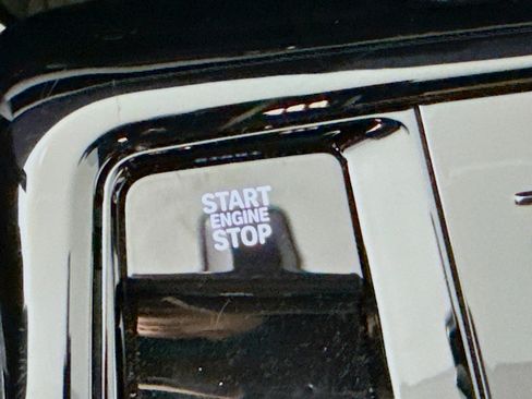 Used 2025 BMW 530i image 19