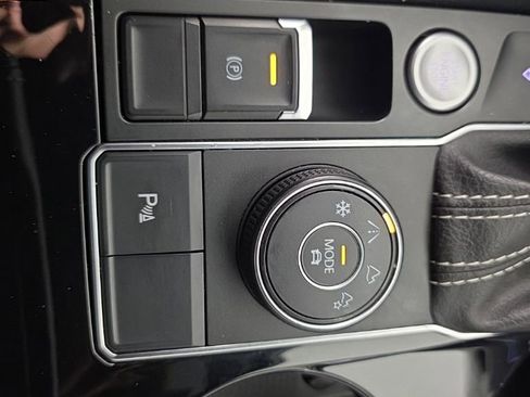 Used 2022 Volkswagen Atlas Cross Sport SEL R-Line w/ Cross Sport MDO Package image 23