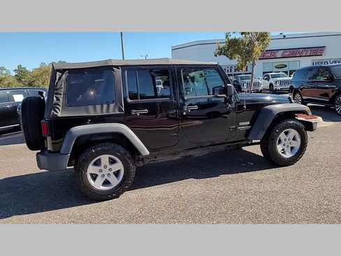 Used 2018 Jeep Wrangler Unlimited Sport S image 22