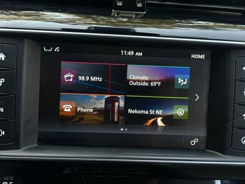 Used 2018 Jaguar F-PACE Prestige image 23