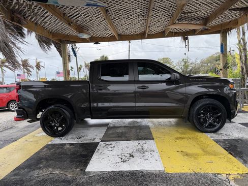 Used 2021 Chevrolet Silverado 1500 Custom image 4