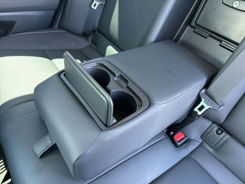 Used 2025 Lexus ES 300h F Sport w/ Accessory Package (Z1) image 35