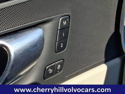 Certified 2023 Volvo XC60 B5 Plus w/ Climate Package image 23