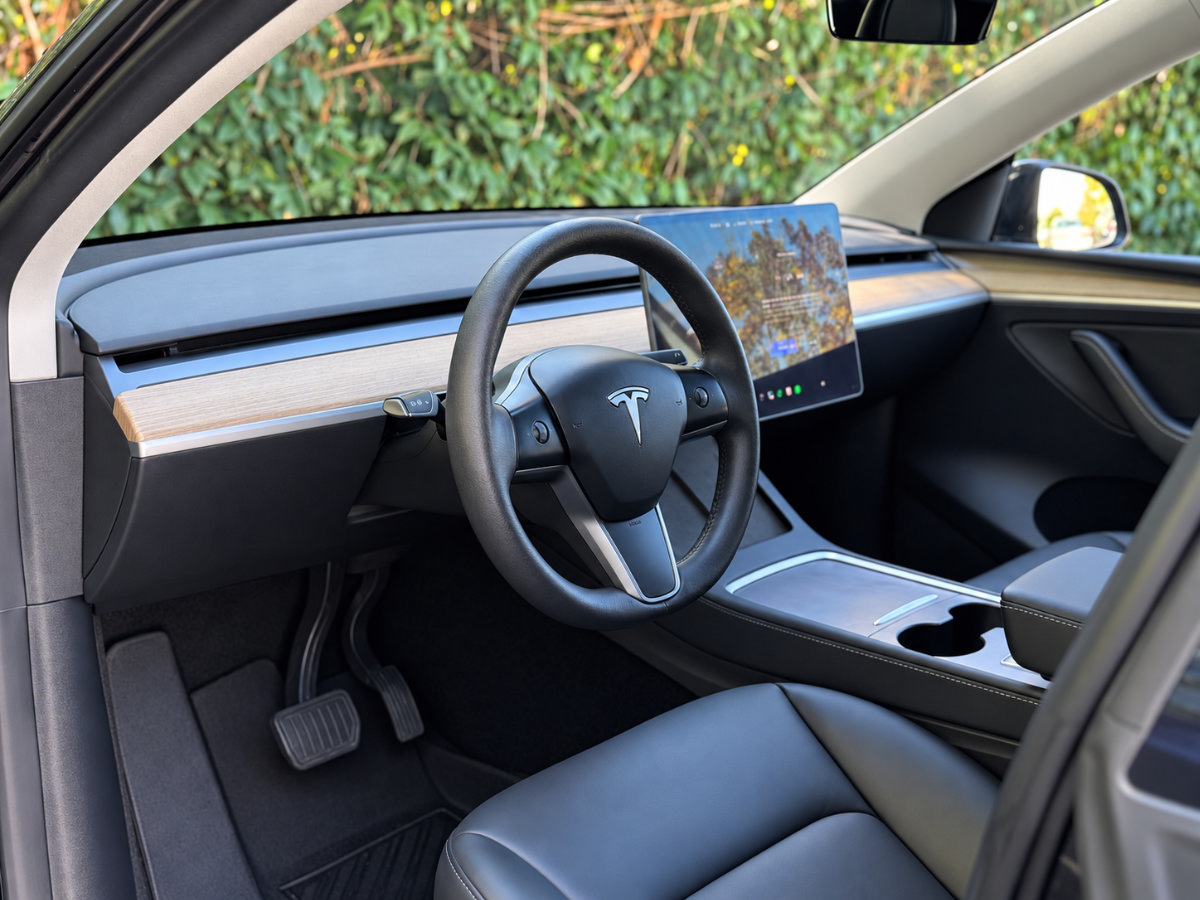 Used 2023 Tesla Model Y Long Range AWD/4WD image 11