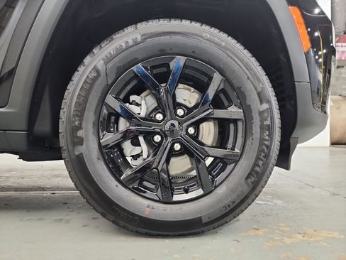 New 2025 Jeep Grand Cherokee L Altitude image 43