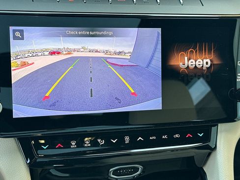 New 2026 Jeep Grand Cherokee Limited AWD/4WD image 24