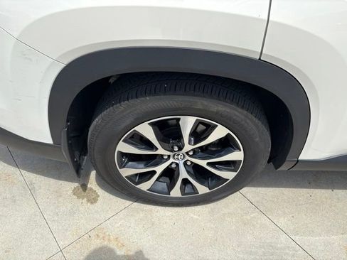 Used 2024 Toyota Grand Highlander AWD Hybrid image 9