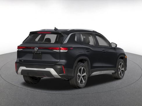 Used 2026 Volkswagen Tiguan SE AWD/4WD image 2