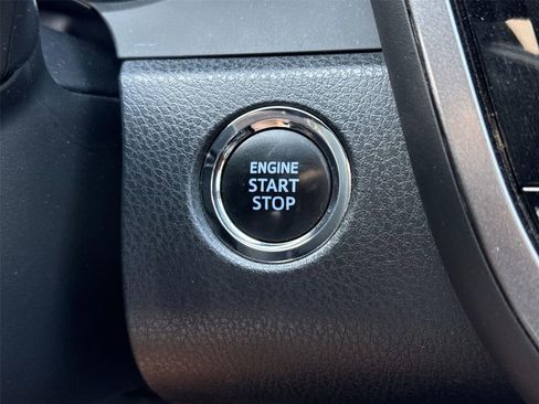 Used 2022 Toyota Camry SE w/ Convenience Package image 14