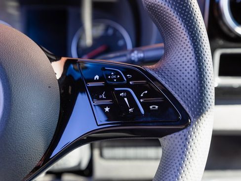 Used 2025 Mercedes-Benz Sprinter 2500 image 12