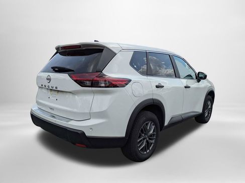 Used 2024 Nissan Rogue S FWD image 4
