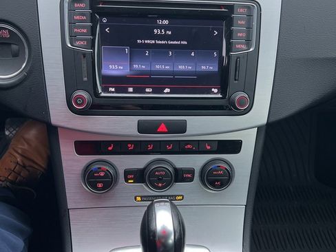 Used 2016 Volkswagen CC Sport image 11