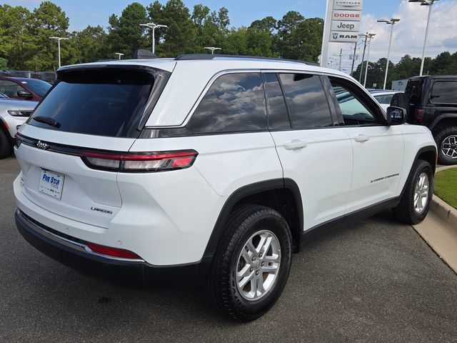 Used 2023 Jeep Grand Cherokee Laredo AWD/4WD image 12