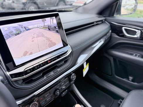 New 2026 Jeep Compass Latitude image 14