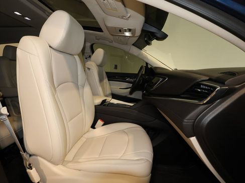 Used 2023 Buick Enclave Essence w/ Experience Buick Package FWD image 27