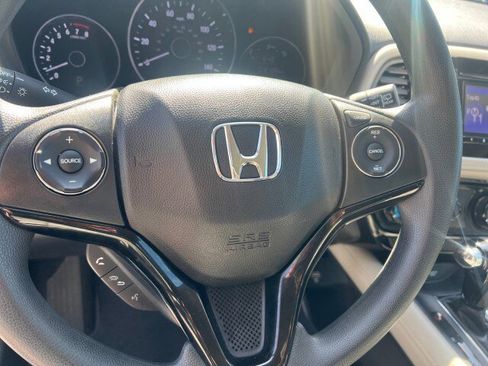 Used 2019 Honda HR-V LX image 13
