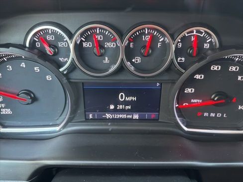 Used 2021 Chevrolet Silverado 1500 LT AWD/4WD image 25
