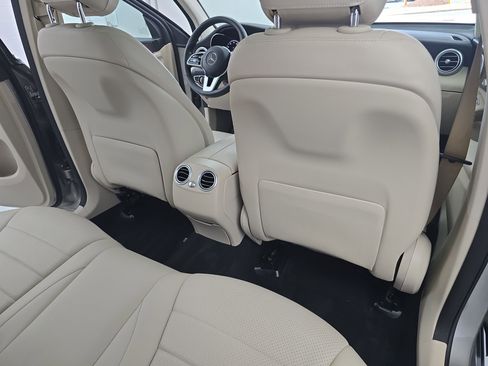 Used 2021 Mercedes-Benz GLC 300 4MATIC image 11