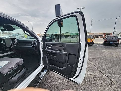 Used 2025 RAM 3500 Big Horn AWD/4WD image 12