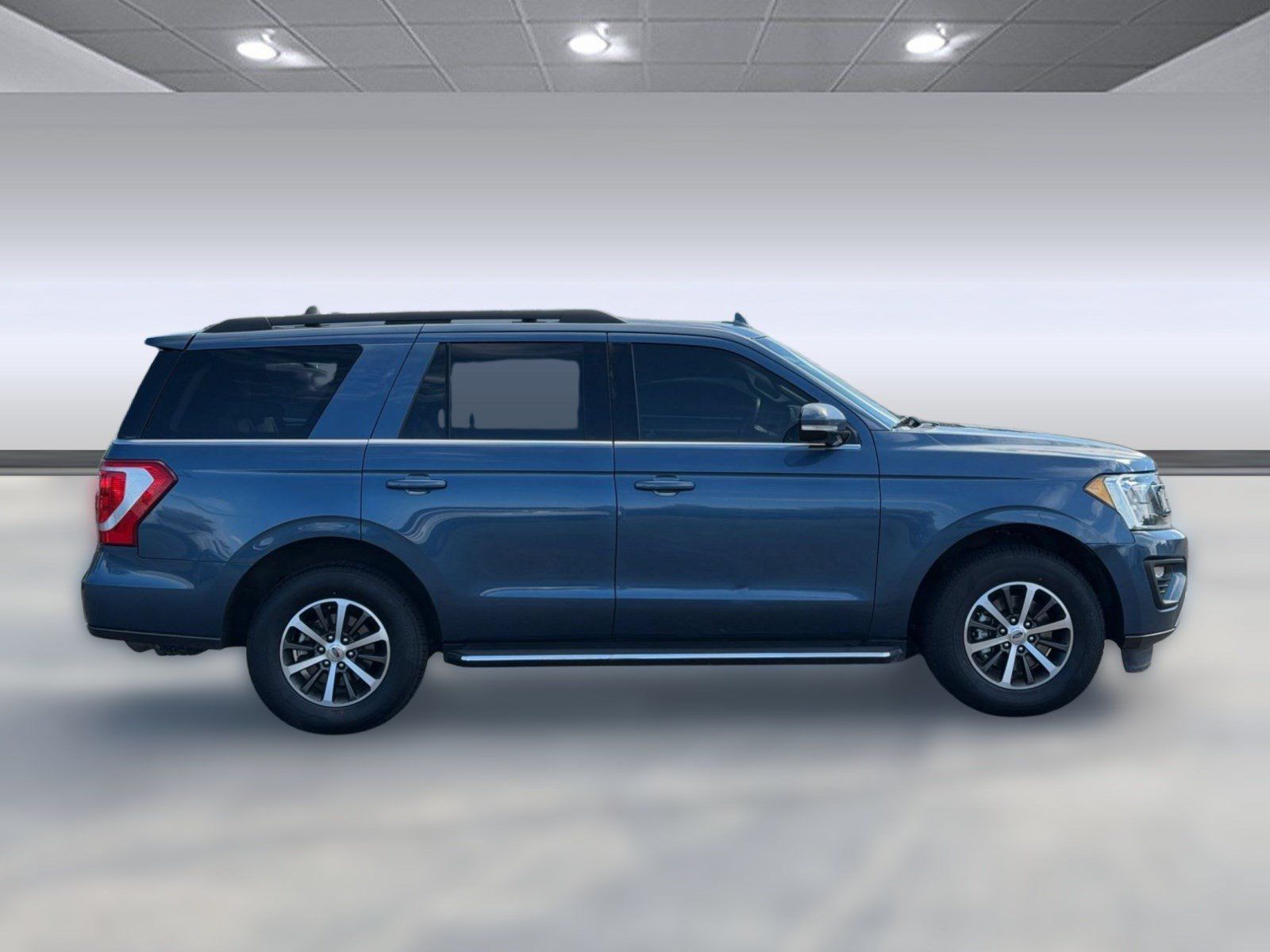 Used 2020 Ford Expedition XLT w/ Equipment Group 202A AWD/4WD image 8
