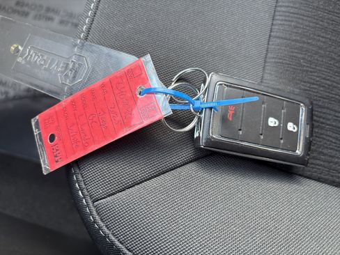 Used 2025 Jeep Grand Cherokee L Laredo image 37