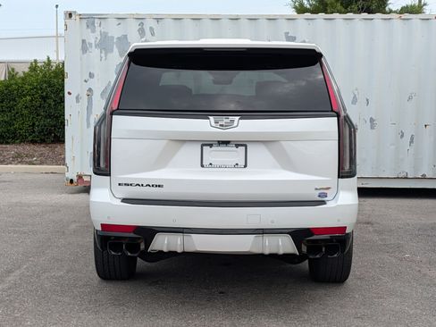 Used 2024 Cadillac Escalade V w/ LPO, ONYX Package AWD/4WD image 5