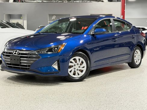 Used 2019 Hyundai Elantra SE FWD image 2