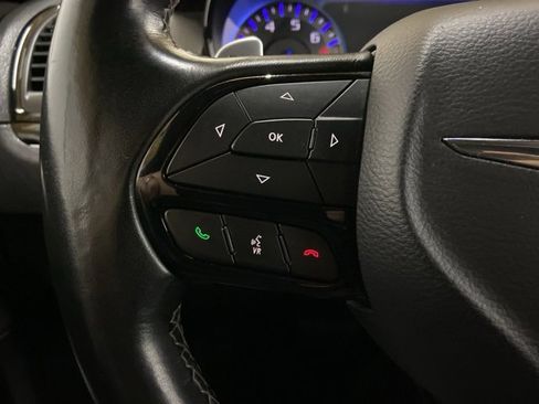 Used 2019 Chrysler 300 S image 44