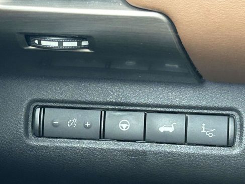 Used 2022 Nissan Pathfinder Platinum w/ Cargo Package image 22