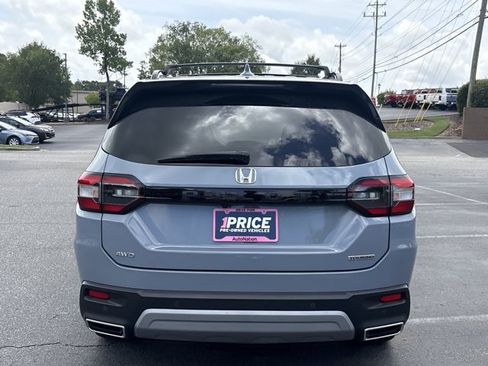 Used 2025 Honda Pilot Touring image 6