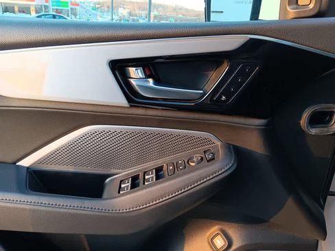 Used 2023 Acura MDX SH-AWD image 32