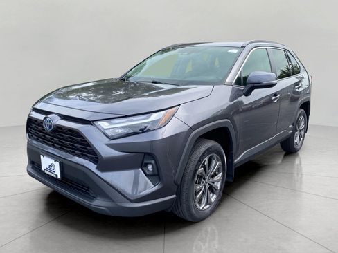 Used 2022 Toyota RAV4 XLE Premium AWD/4WD image 3