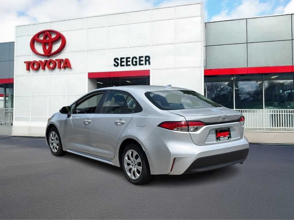 Used 2023 Toyota Corolla LE FWD image 7