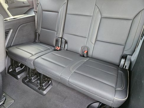 Used 2024 Chevrolet Tahoe Premier AWD/4WD image 36