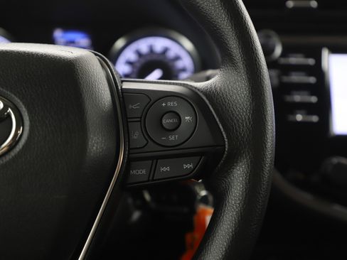 Used 2019 Toyota Camry LE image 25