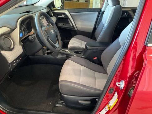 Used 2015 Toyota RAV4 XLE FWD image 3